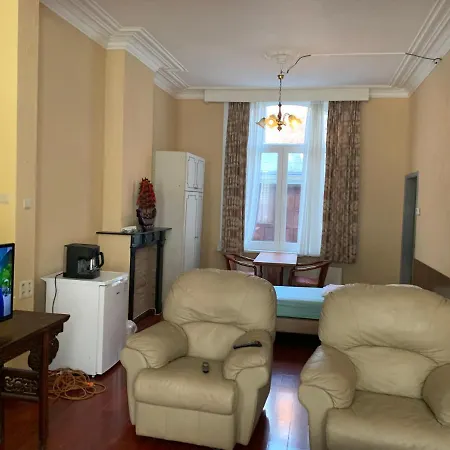 Yangs Garden Apartment